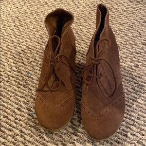Brown low boot wedges